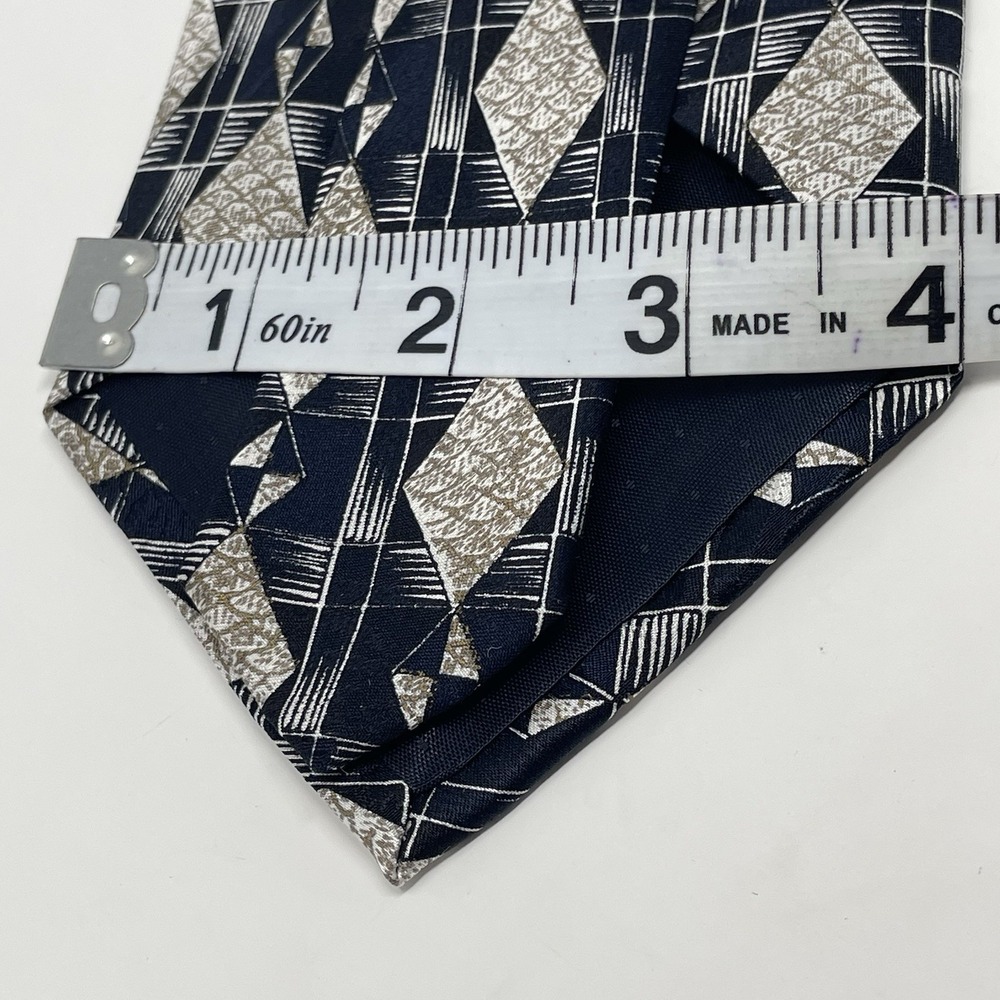 L'Uomo Mens‎ Tie 100% Silk Italy Black Cream 4x60" VTG Geometric Print Classic - Picture 6 of 7